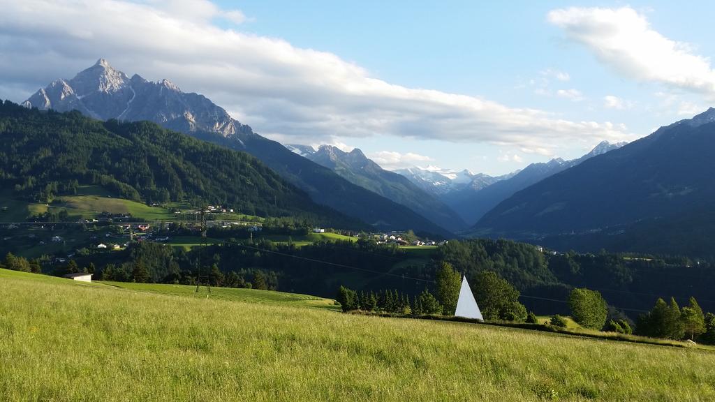 Ferienwohnungen Tiroler Alpenhof Innsbruck Pokoj fotografie